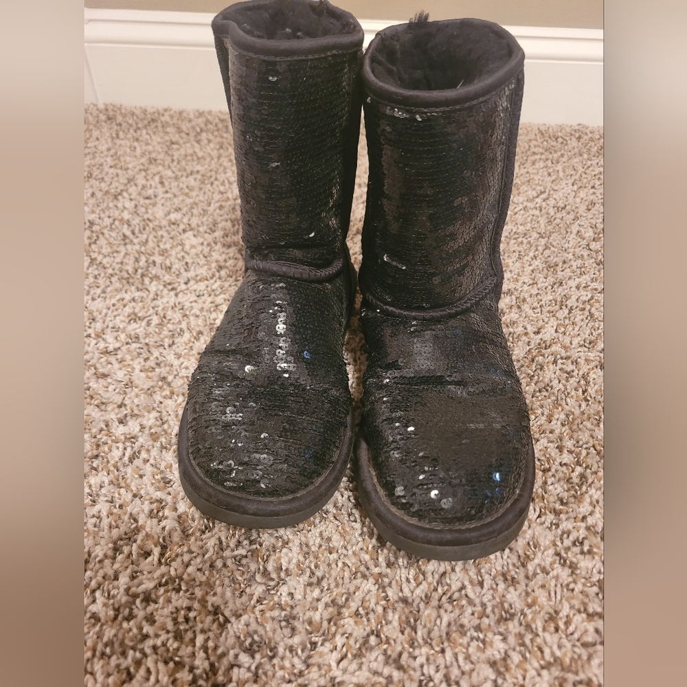 Ugg Sequence Black Boot, Size 6 Womens - image 1